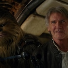 「スター・ウォーズ」ハン・ソロがミレニアム・ファルコン号に“帰ってきたぞ”