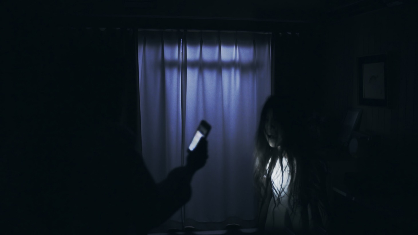 「アイズ」のワンシーン。(c)2015 「アイズ」製作委員会