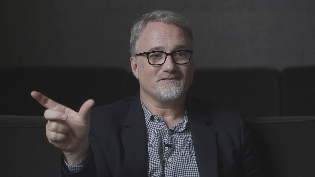 「Hitchcock - Truffaut（原題）」でインタビューに答えるデヴィッド・フィンチャー。