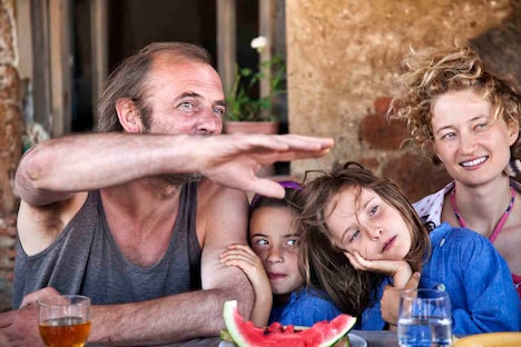 「夏をゆく人々」場面写真 (c) 2014 tempesta srl / AMKA Films Pro ductions / Pola Pandora GmbH / ZDF/ RSI Radiotelevisione svizzera SRG SSR idée Suisse