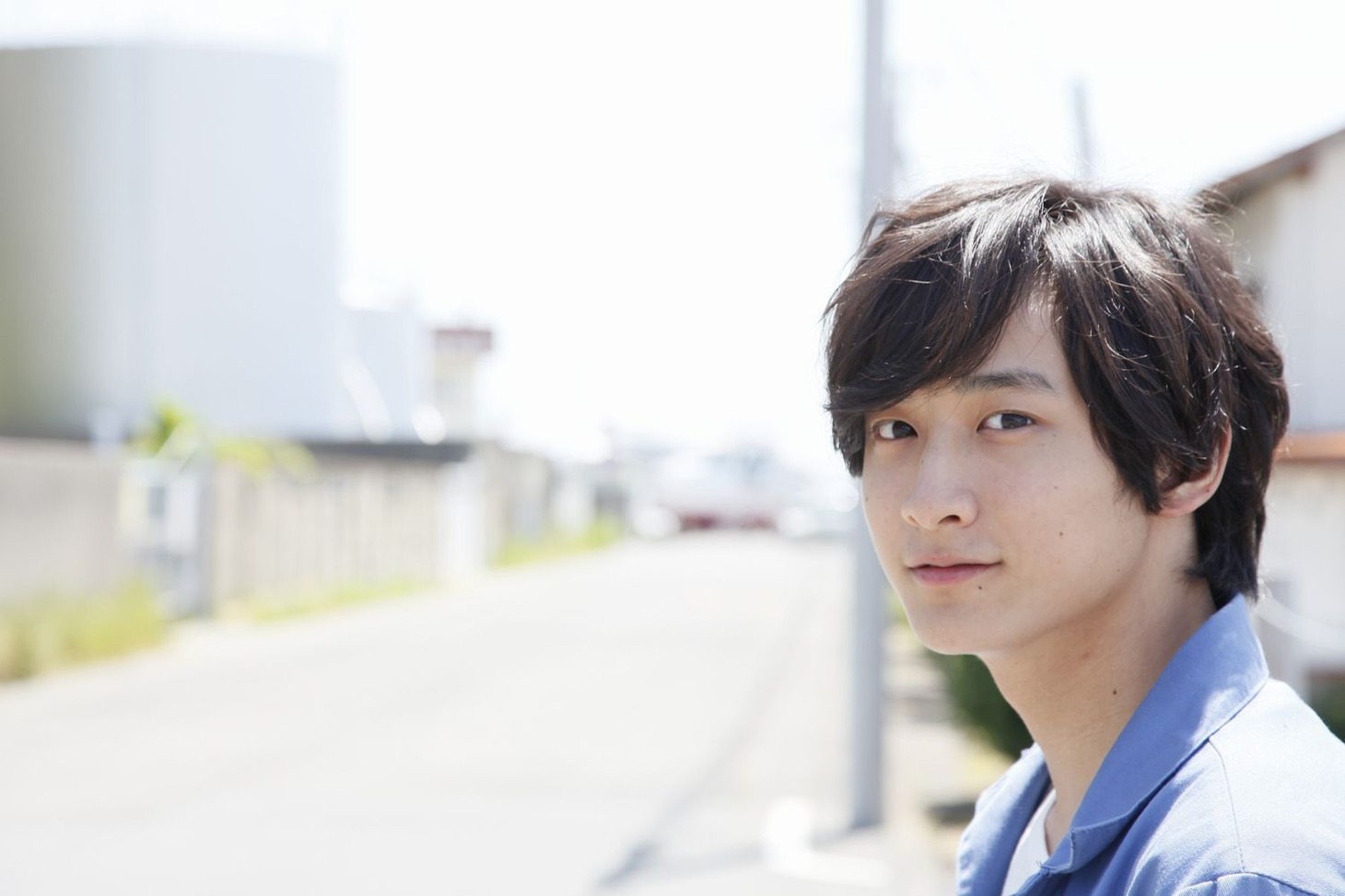 主演の小関裕太。(c)2015 / アミューズ
