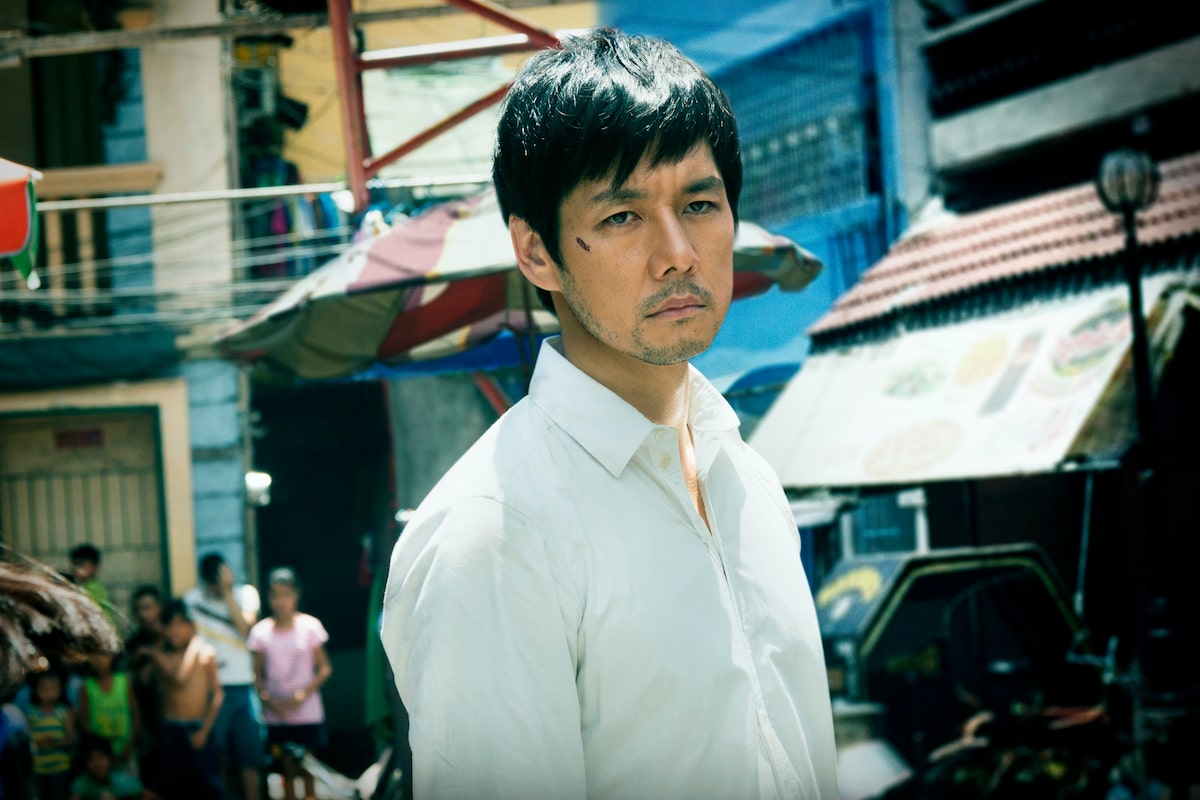 西島秀俊の放つ銃弾がフィリピンの空を突き抜ける 劇場版 Mozu メイキング 映画ナタリー 西島秀俊の放つ銃弾がフィリピンの空を突き抜ける 劇場版 Mozu メイキング 映画ナタリー