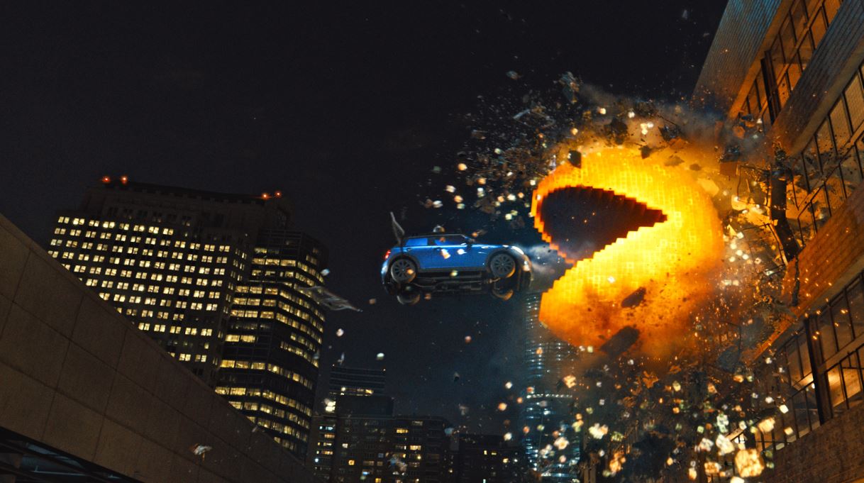 パックマン生誕35周年記念に「ピクセル」特別映像、NYで大暴走する姿も