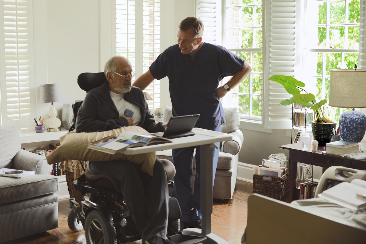 ティム・ロスから逆オファーを受けたメキシコの新鋭、終末医療映画でカンヌへ