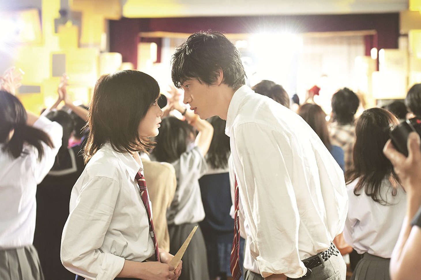 「アオハライド」より、左から本田翼、東出昌大。(c)2014映画「アオハライド」製作委員会 (c)咲坂伊緒／集英社