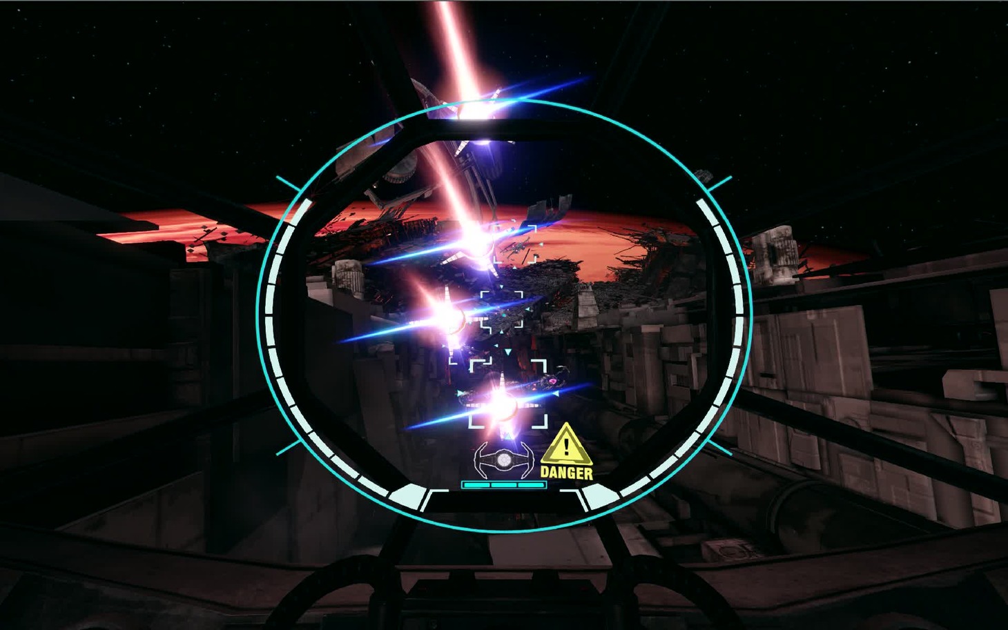 「スター・ウォーズ：バトル ポッド」プレイ画面より STAR WARS(c) ＆ (TM)2014 Lucasfilm Ltd. All rights reserved.