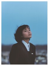 写真集「海街diary」から、広瀬すずが選んだカット。(c)2015 吉田秋生・小学館／フジテレビジョン　小学館　東宝　ギャガ