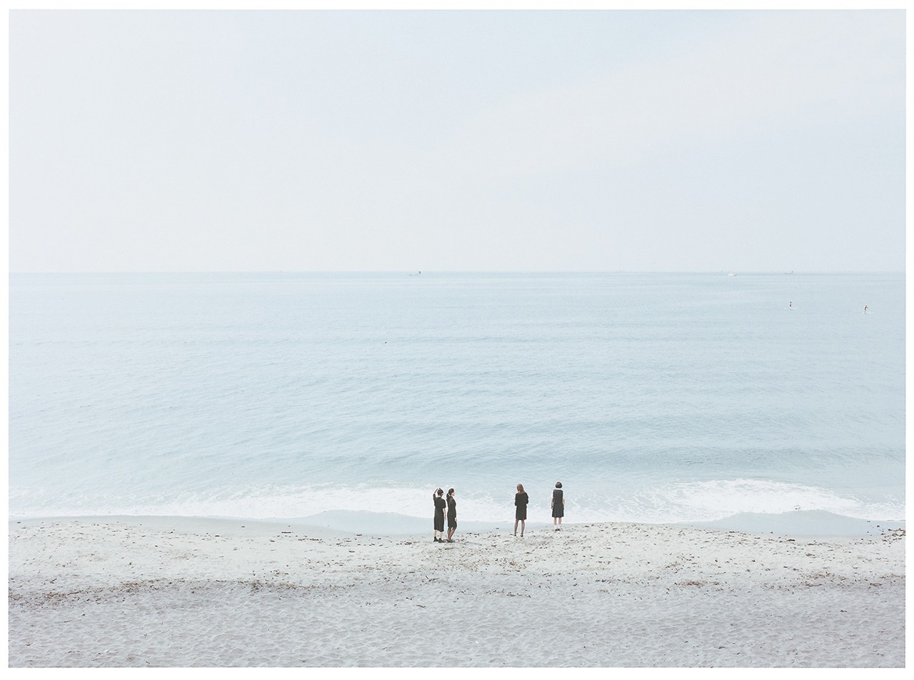 写真集「海街diary」から、広瀬すずが選んだカット。(c)2015 吉田秋生・小学館／フジテレビジョン　小学館　東宝　ギャガ