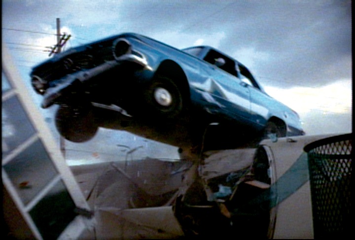 「バニシング IN TURBO」のワンシーン。(c) 1977 NEW WORLD PICTURES, INC. ALL RIGHTS RESERVED.