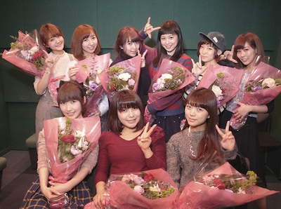 ￼後列左から久保ユリカ、飯田里穂、Pile、徳井青空、南條愛乃、楠田亜衣奈。前列左から内田彩、新田恵海、三森すずこ。(c) 2015 プロジェクトラブライブ！ムービー