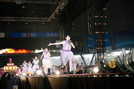 「悲しみの忘れ方 Documentary of 乃木坂46」のワンシーン。(c)2015「DOCUMENTARY of 乃木坂46」製作委員会