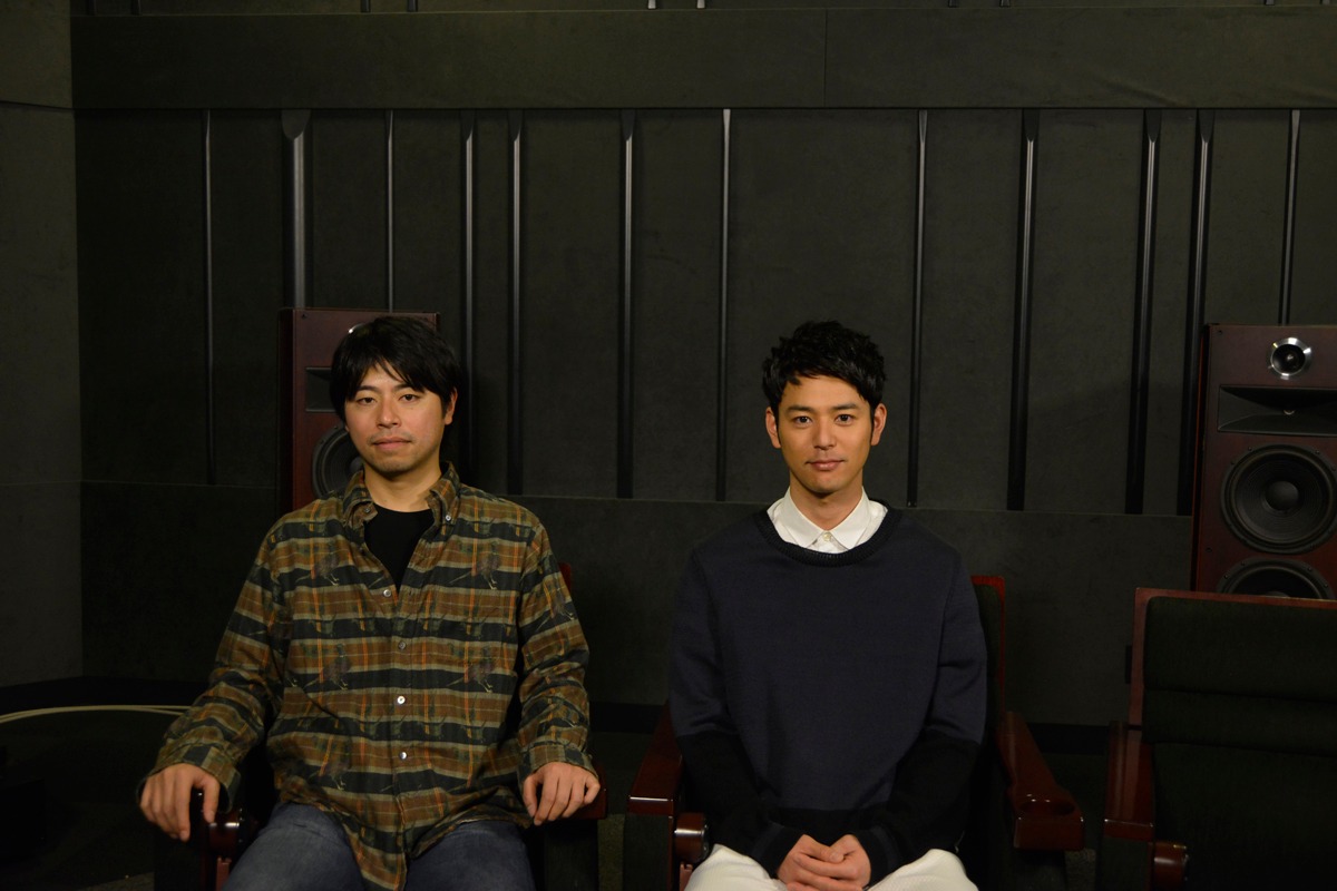 「バンクーバーの朝日」ビジュアルコメンタリー収録時の様子。左から石井裕也、妻夫木聡。(c)2014「バンクーバーの朝日」製作委員会