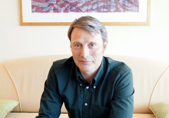 マッツ・ミケルセン（ヘア＆メイク / 久保マリ子）