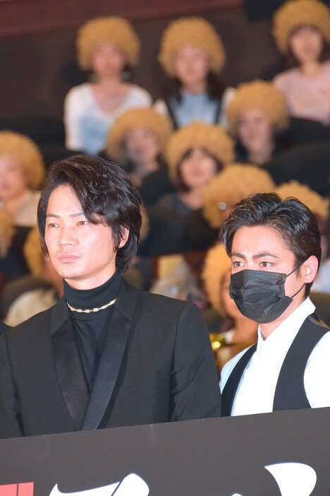 終始仲のよさをうかがわせた、綾野剛と山田孝之。