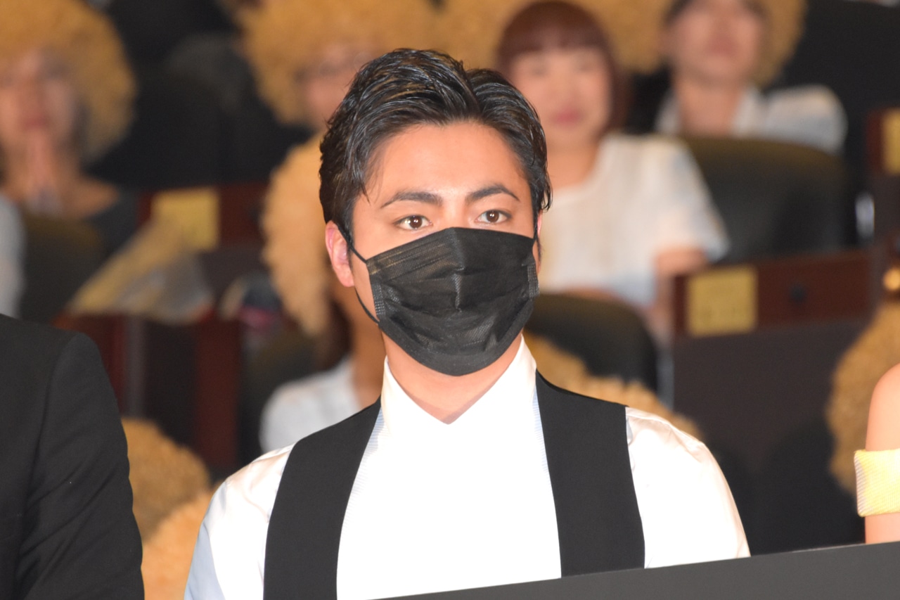 ライバル会社ハーレムのスカウトマン、南秀吉役の山田孝之。