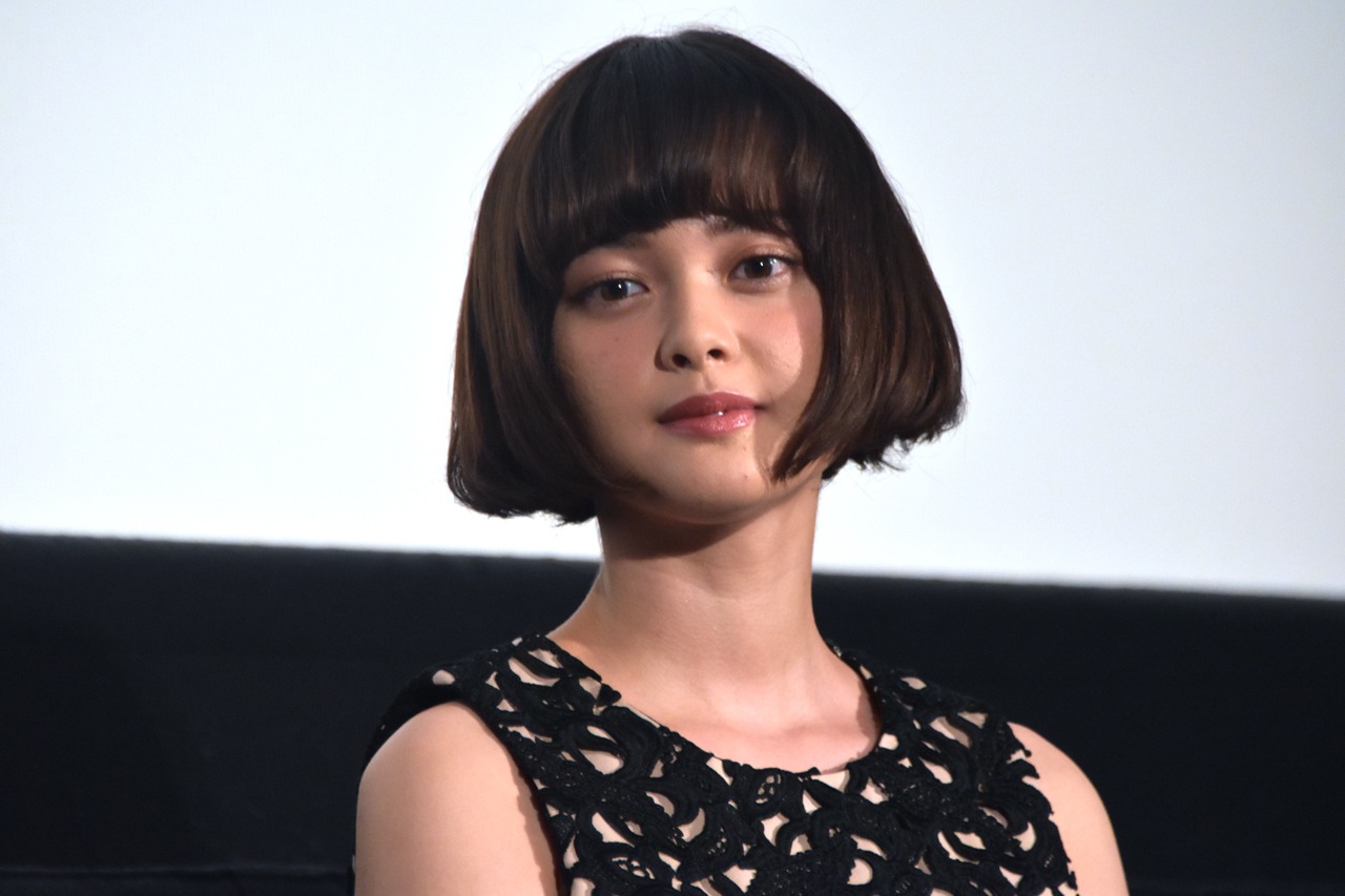 茶助の妹、茶子役の玉城ティナ。