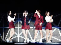 「SMTOWN THE STAGE-日本オリジナル版-」より、f(x)。(c)2015 S.M. Culture & Contents CO.Ltd. ALL RIGHTS RESERVED