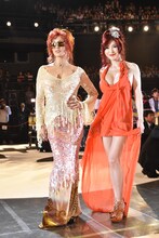左から叶恭子、叶美香。