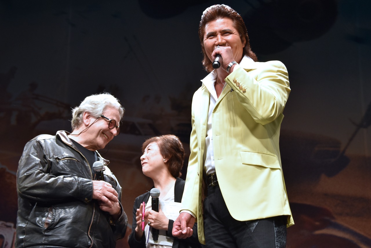 竹内力の勢いに思わず笑うジョージ・ミラー。