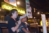 スタントドライバーの雨宮正信氏が持参したフォトアルバム。