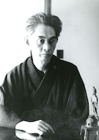 川端康成（写真提供：公益財団法人 日本近代文学館）