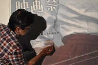 影の線などもトレースしていく。