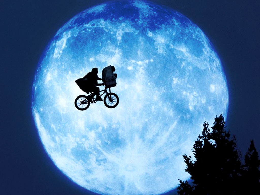 「E.T.」 (c)2002 Universal Studios．All Rights Reserved．