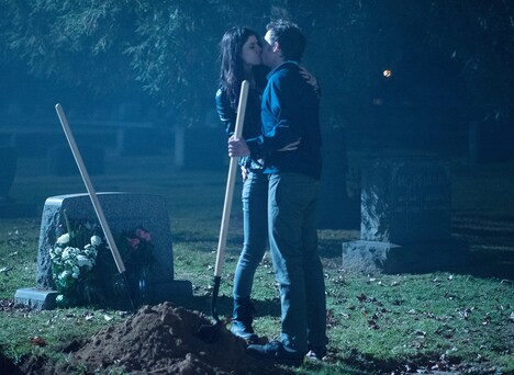 「ゾンビ・ガール」 (c) 2014 BTX Nevada, LLC All Rights Reserved.