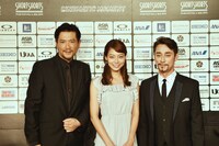 左から別所哲也、相武紗季、クリス・ペプラー。