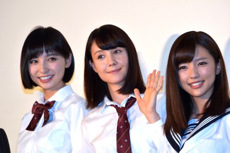 「リアル鬼ごっこ」のトリプルヒロイン。左から篠田麻里子、トリンドル玲奈、真野恵里菜。