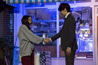 「海月姫」より、左から能年玲奈、長谷川博己。(c)2014「海月姫」製作委員会 (c)東村アキコ / 講談社