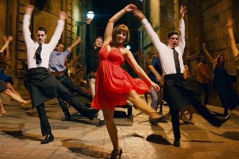 「踊るアイラブユー♪」(c)WOS DISTRIBUTION (IRELAND) LTD. 2014