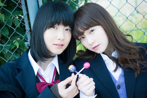 左から中嶋春陽、金子理江。(c) 2015 MOOSIC LAB / Little Witch Production