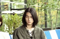 「ストレイヤーズ・クロニクル」より、柳俊太郎演じるヒデ。“全身硬化”能力を持つ。(c)本多孝好/集英社 (c)2015「ストレイヤーズ・クロニクル」製作委員会