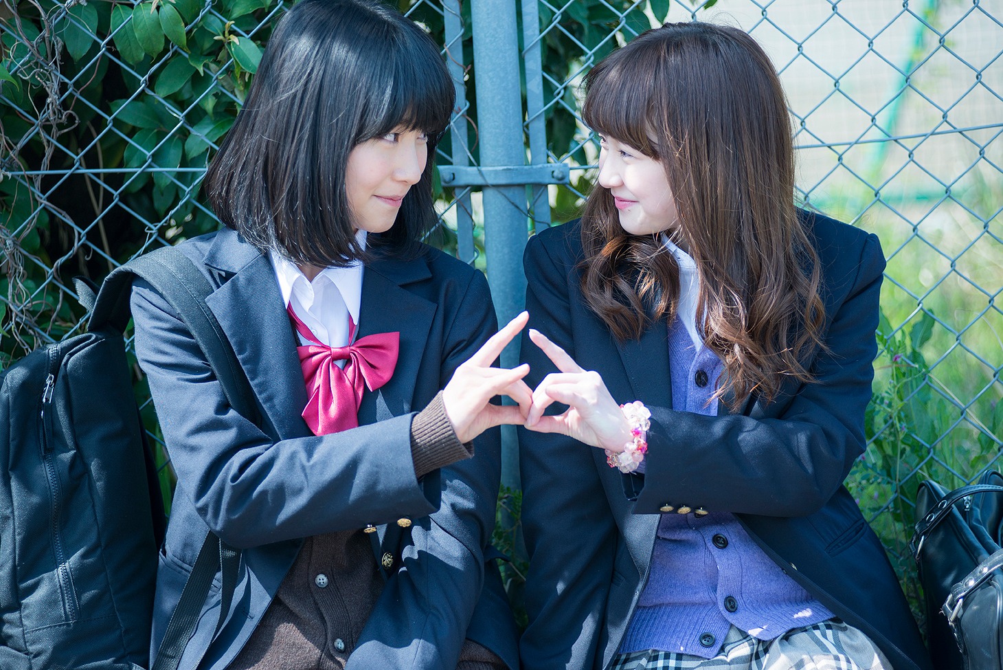 左から中嶋春陽、金子理江。(c) 2015 MOOSIC LAB / Little Witch Production
