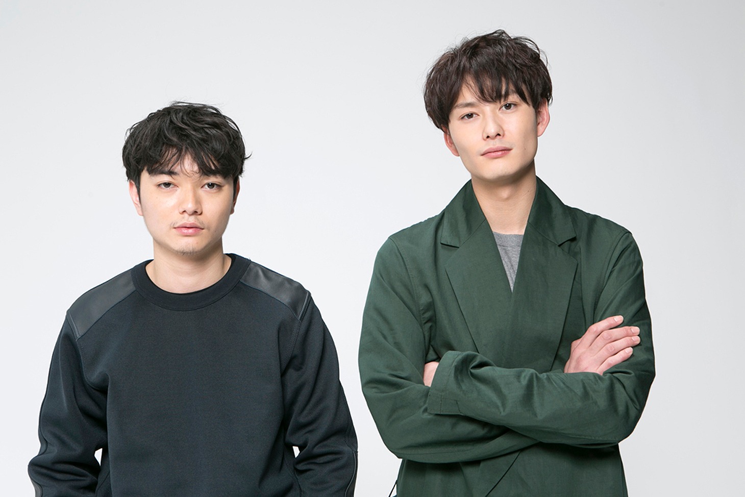 左から染谷将太、岡田将生。