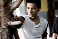 「ストレイヤーズ・クロニクル」より、瀬戸利樹演じる隆二。“超高速移動”能力を持つ。(c)本多孝好/集英社 (c)2015「ストレイヤーズ・クロニクル」製作委員会