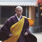 伊藤淳史がいきなり住職に!山本美月、溝端淳平ら出演「ボクは坊さん。」公開