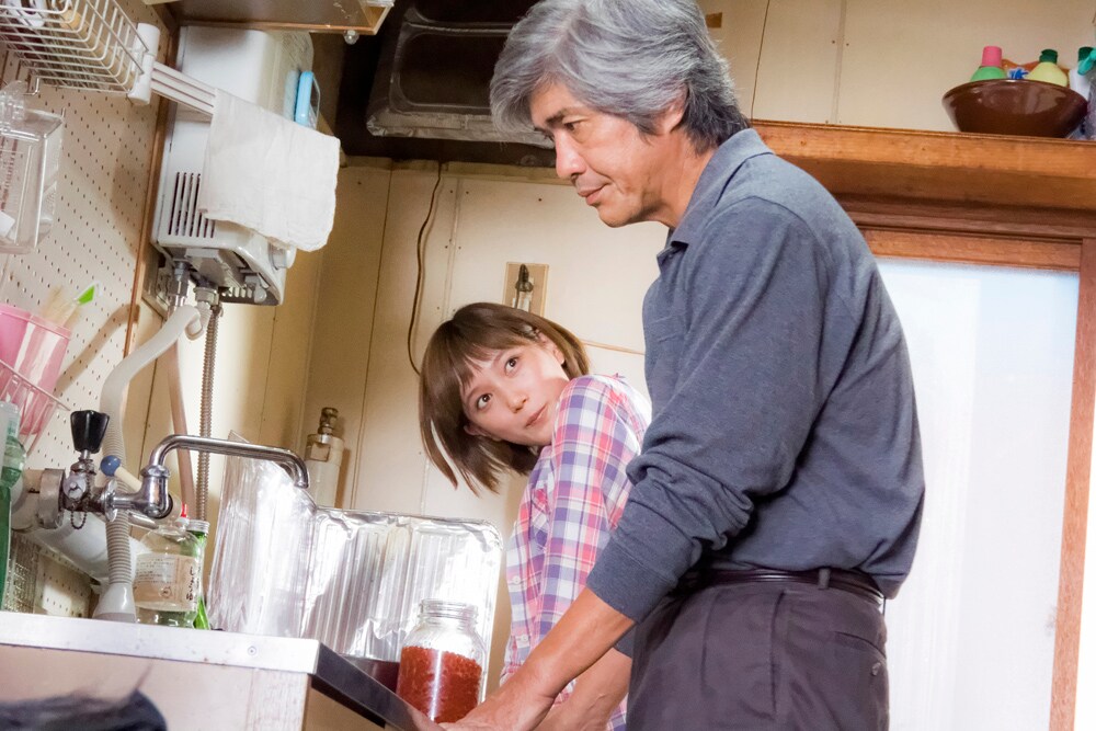 本田翼の小悪魔的な表情に佐藤浩市たじたじ、「起終点駅 ターミナル」予告編