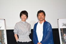 「海街diary」ティーチインイベントに出席した夏帆と是枝裕和。