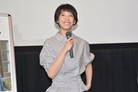 撮影中のエピソードを語る夏帆。