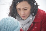 「星ガ丘ワンダーランド」より、木村佳乃演じる温人の母、清川爽子。(c)2015「星ガ丘ワンダーランド」製作委員会
