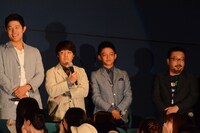 「予告犯」の大ヒット記念舞台挨拶にて、客席から登場したキャストたち。