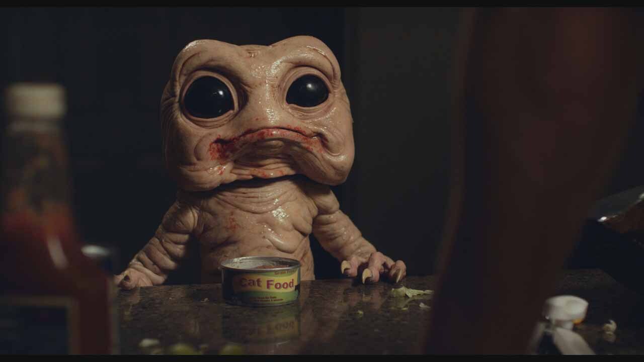 お尻から飛び出た“腸かわいい”モンスター、マイロがあなたのもとへ来襲