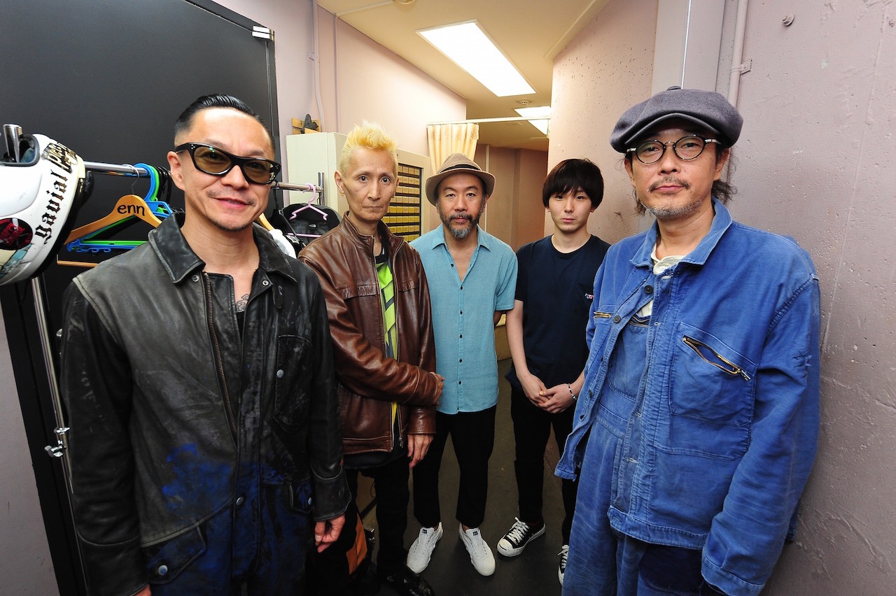 左から中村達也、石川忠、塚本晋也、森優作、リリー・フランキー。(c)渡邉俊夫　