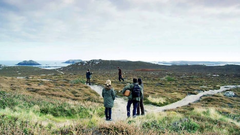 「家族の波紋」 (c)JHP2 Ltd 2010