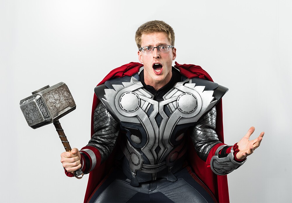 厚切りジェイソン、ジャパニーズピーポーに「アベンジャーズ」見どころ熱弁