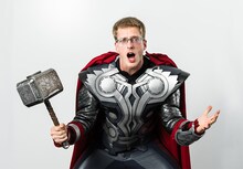 ソーに扮した厚切りジェイソン。