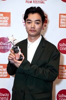 染谷将太 Photos by Mayumi Nashida