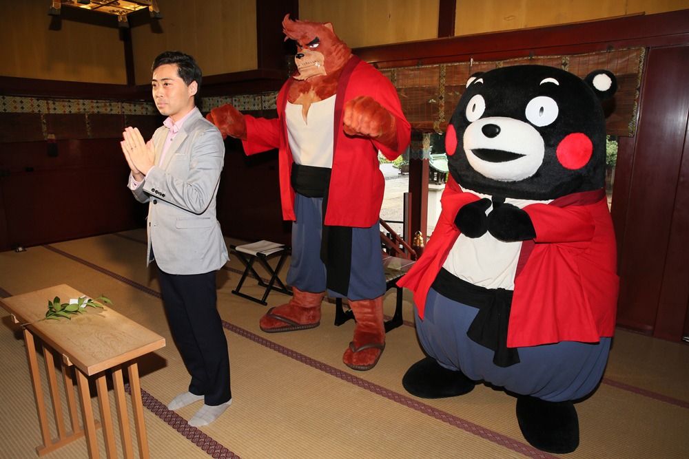 「バケモノの子」ヒット祈願の様子。(c)2015 THE BOY AND THE BEAST FILM PARTNERS
